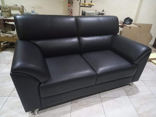 Sofa Hitam